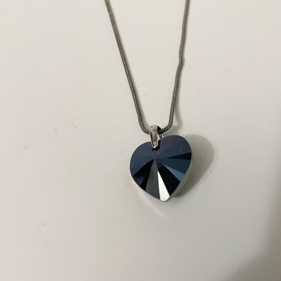 Amber Lee Heart Pendant Necklace Snake Chain - Picture 10 of 16